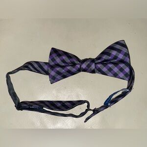 Vince Camuto bow tie